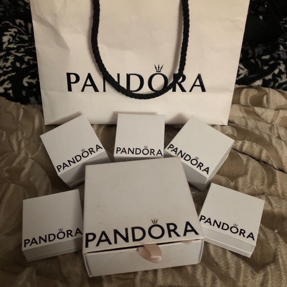 7 Piece Pandora White Gift Boxes & Bag Bundle